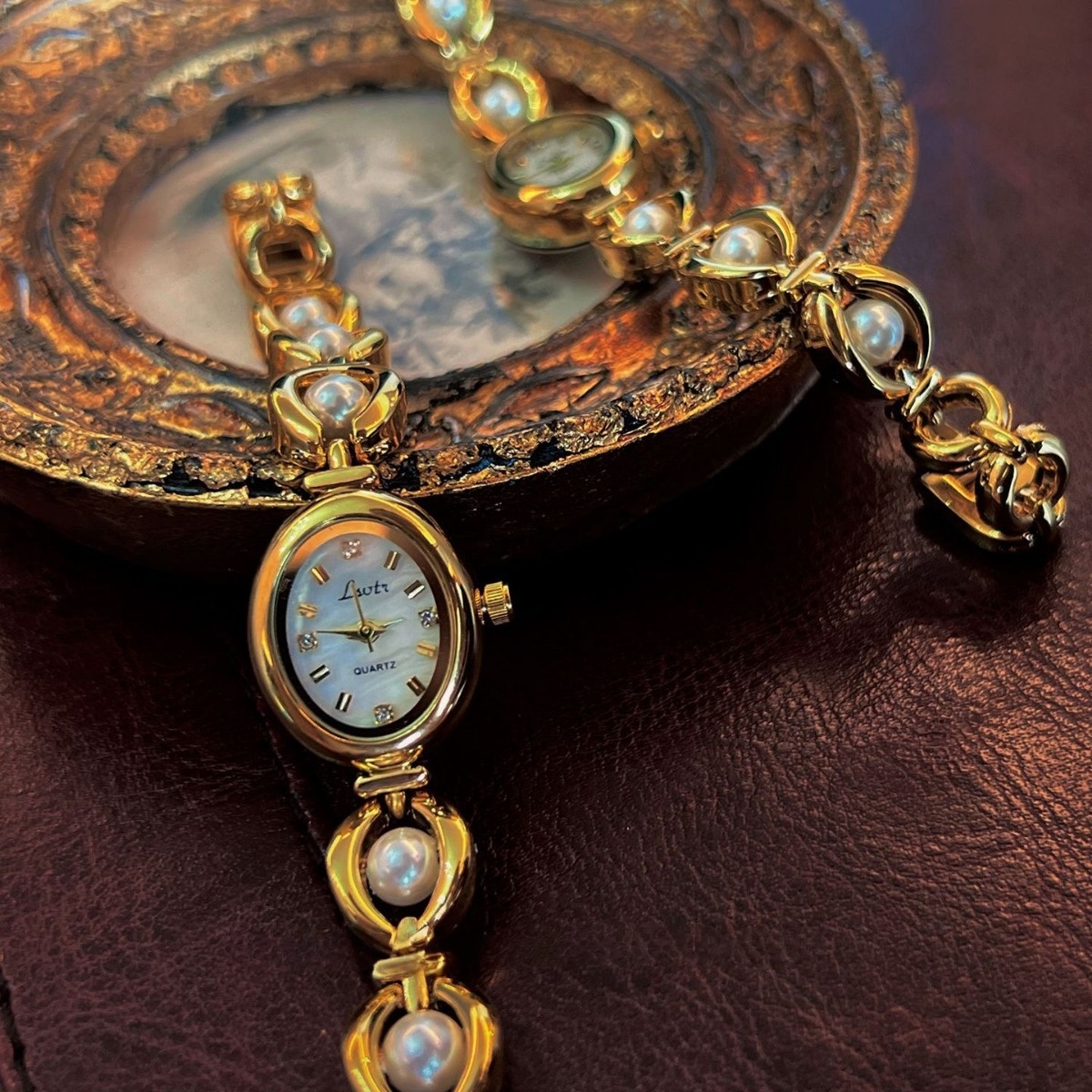 Vintage Women Fashion - New High-End Gem Pearl Woman Watch