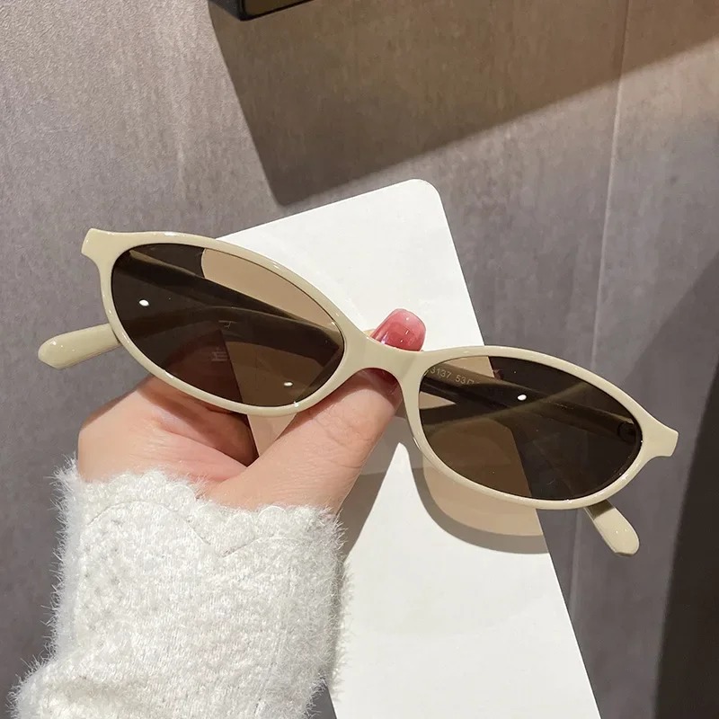New Retro Sexy Cat Eye Sunglas - Vintage Fashion Girl recensie en prijs