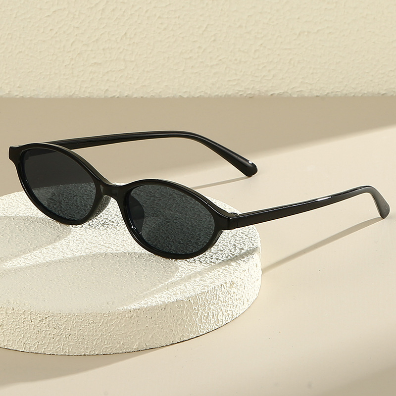 Vintage Small Cat Eye Sunglass - Vintage Fashion Girl recensie en prijs