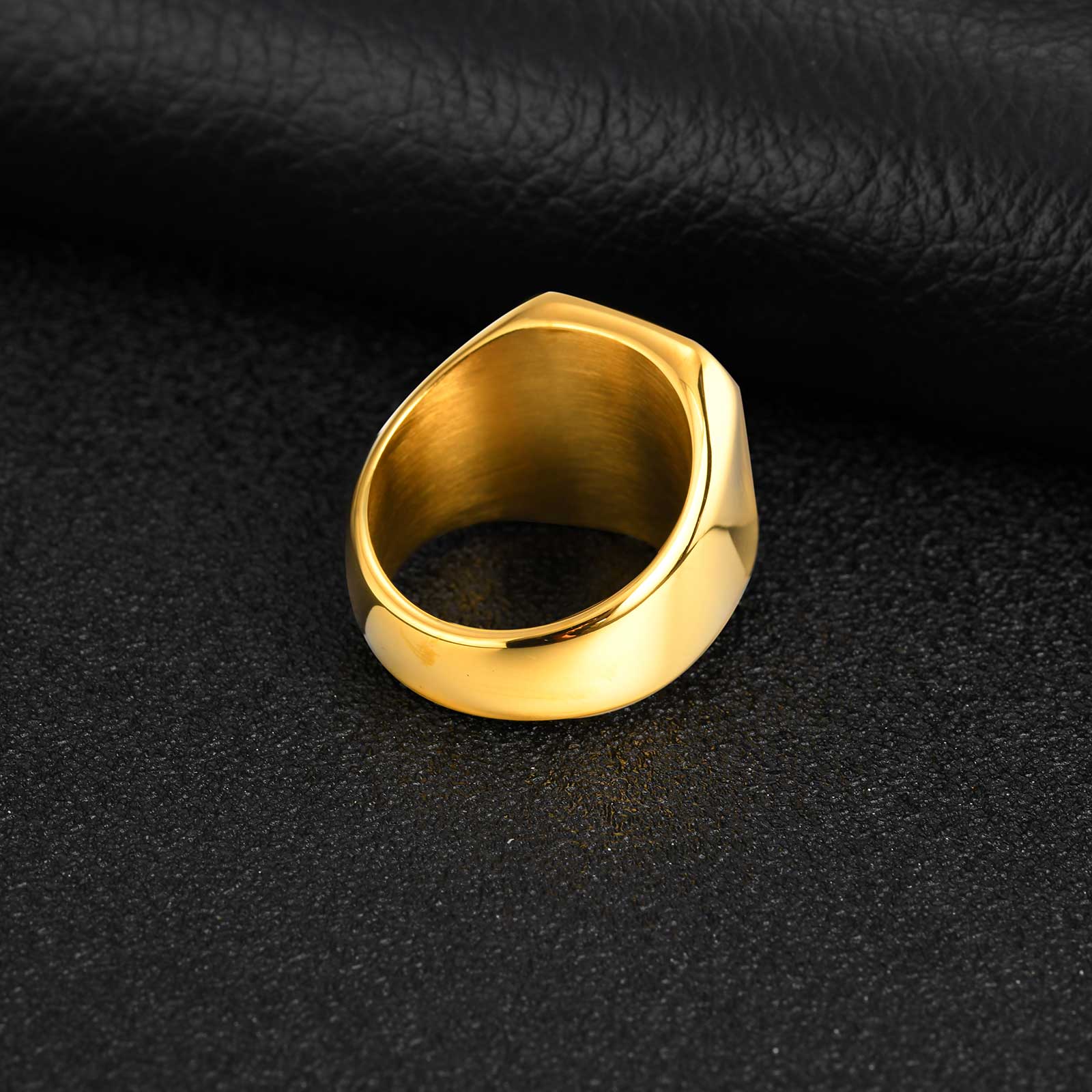 Custom Flying Hawk Eagle Ring  - Vintage Fashion Names recensie en prijs