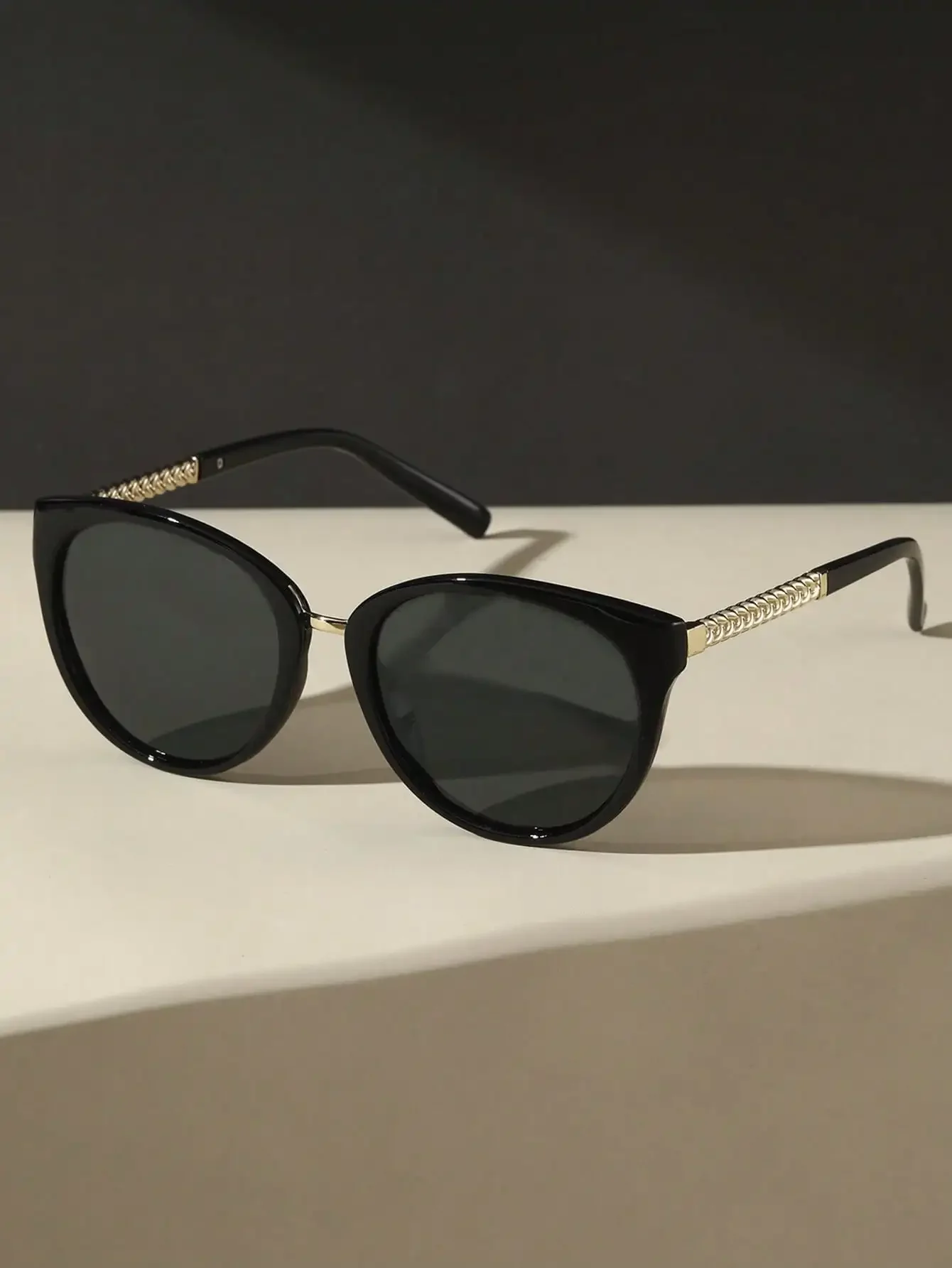 1 Pair Women's Cat Eye Tinted  - Vintage Fashion Definition recensie en prijs